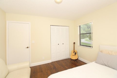 Condo in Lake Worth, Florida, 2 bedrooms  № 764934 - photo 8