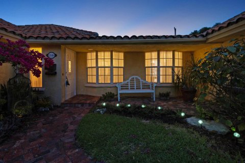 House in Fort Lauderdale, Florida 4 bedrooms, 196.02 sq.m. № 1217516 - photo 9