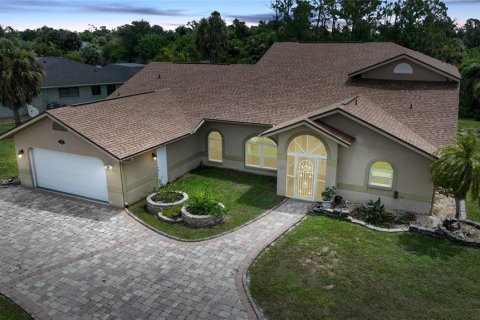 Villa ou maison à vendre à Port Charlotte, Floride: 5 chambres, 248.98 m2 № 1344267 - photo 2