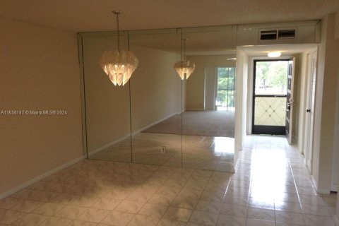 Copropriété à vendre à Lauderhill, Floride: 2 chambres, 104.98 m2 № 1360431 - photo 4