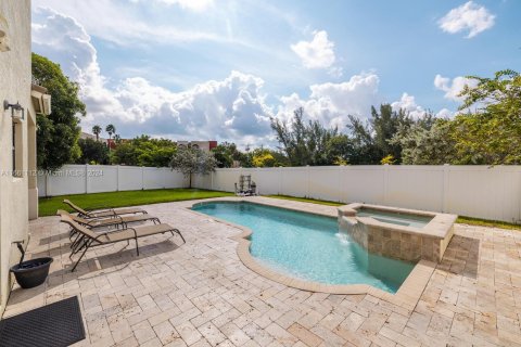 Casa en venta en Miami, Florida, 4 dormitorios, 234.49 m2 № 1372772 - foto 22