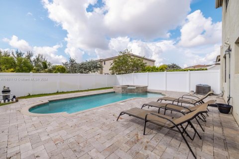 Casa en venta en Miami, Florida, 4 dormitorios, 234.49 m2 № 1372772 - foto 16