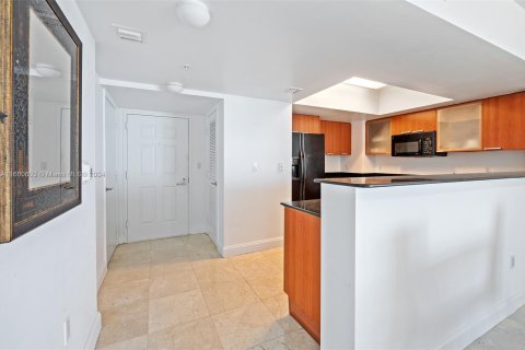 Condo in Sunny Isles Beach, Florida, 1 bedroom  № 1372767 - photo 9