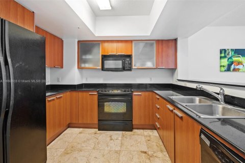 Condo in Sunny Isles Beach, Florida, 1 bedroom  № 1372767 - photo 8