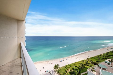 Condominio en venta en Sunny Isles Beach, Florida, 1 dormitorio, 92.9 m2 № 1372767 - foto 18