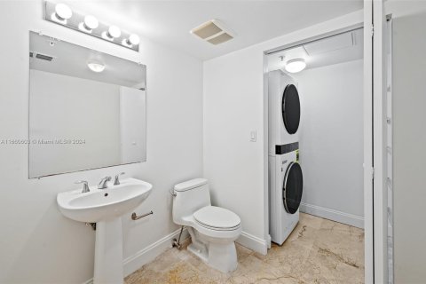 Condo in Sunny Isles Beach, Florida, 1 bedroom  № 1372767 - photo 16