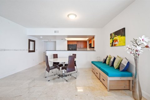 Condominio en venta en Sunny Isles Beach, Florida, 1 dormitorio, 92.9 m2 № 1372767 - foto 6