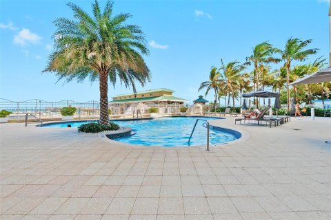 Condo in Sunny Isles Beach, Florida, 1 bedroom  № 1372767 - photo 25