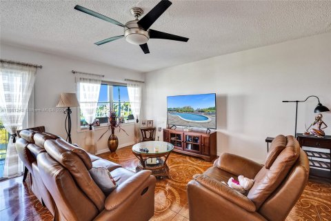 Condominio en venta en Hallandale Beach, Florida, 2 dormitorios, 106.84 m2 № 1372773 - foto 12