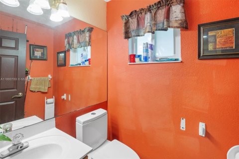 Townhouse in Homestead, Florida 3 bedrooms, 132.2 sq.m. № 1372769 - photo 25