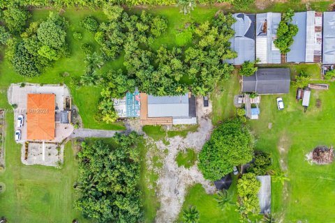 Villa ou maison à vendre à Miami, Floride: 3 chambres, 304.53 m2 № 1372768 - photo 1