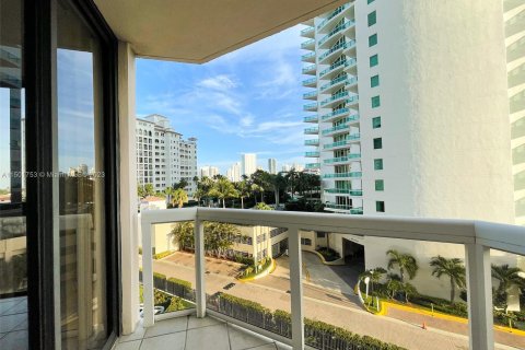 Condominio en alquiler en Aventura, Florida, 3 dormitorios, 181.16 m2 № 908653 - foto 17