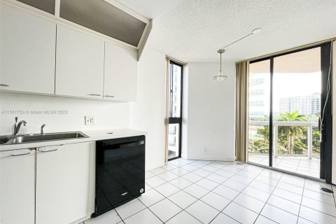 Condominio en alquiler en Aventura, Florida, 3 dormitorios, 181.16 m2 № 908653 - foto 19