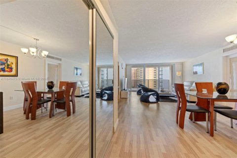 Condominio en venta en Hollywood, Florida, 1 dormitorio, 106.19 m2 № 1331336 - foto 8