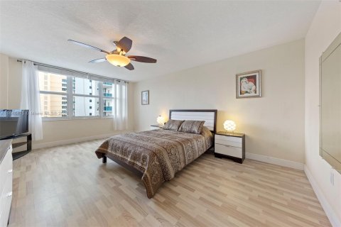 Condominio en venta en Hollywood, Florida, 1 dormitorio, 106.19 m2 № 1331336 - foto 14