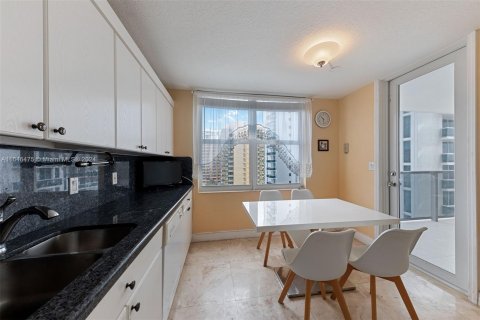 Condominio en venta en Hollywood, Florida, 1 dormitorio, 106.19 m2 № 1331336 - foto 3