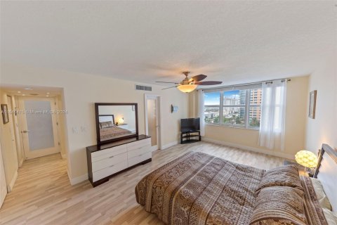 Condominio en venta en Hollywood, Florida, 1 dormitorio, 106.19 m2 № 1331336 - foto 13