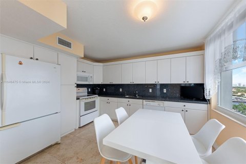 Condominio en venta en Hollywood, Florida, 1 dormitorio, 106.19 m2 № 1331336 - foto 2