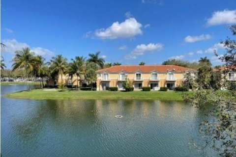 Touwnhouse à vendre à Miramar, Floride: 3 chambres, 117.99 m2 № 1348505 - photo 1