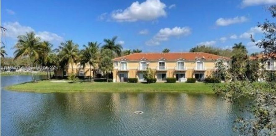 Touwnhouse à Miramar, Floride 3 chambres, 117.99 m2 № 1348505