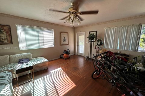 House in Miami, Florida 3 bedrooms, 143.81 sq.m. № 1215621 - photo 8