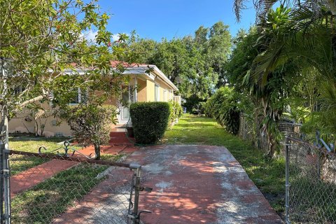 House in Miami, Florida 3 bedrooms, 143.81 sq.m. № 1215621 - photo 4