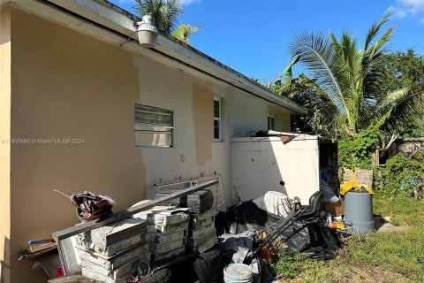 House in Miami, Florida 3 bedrooms, 143.81 sq.m. № 1215621 - photo 6