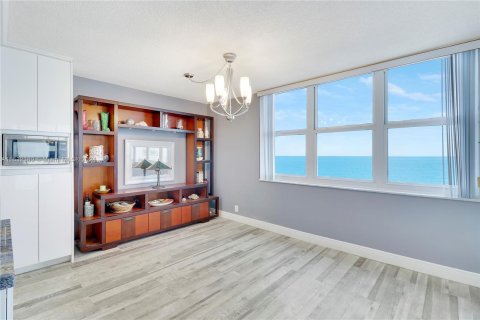 Condominio en venta en Riviera Beach, Florida, 2 dormitorios, 130.06 m2 № 1293178 - foto 14