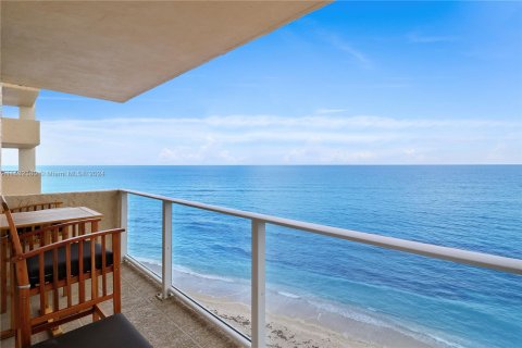 Condominio en venta en Riviera Beach, Florida, 2 dormitorios, 130.06 m2 № 1293178 - foto 11