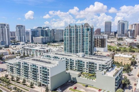 Condo in Tampa, Florida, 2 bedrooms  № 1356202 - photo 2