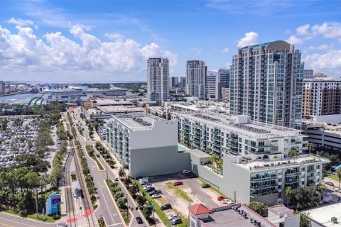 Condominio en venta en Tampa, Florida, 2 dormitorios, 114.92 m2 № 1356202 - foto 1