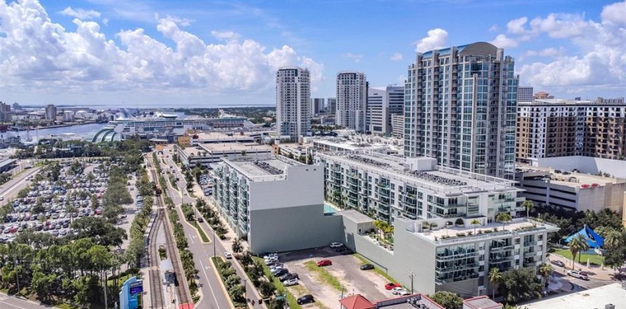 Condominio en Tampa, Florida, 2 dormitorios  № 1356202