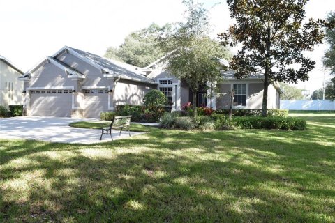 Villa ou maison à louer à Valrico, Floride: 4 chambres, 231.23 m2 № 1347392 - photo 3