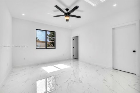 Villa ou maison à vendre à Dania Beach, Floride: 3 chambres, 138.89 m2 № 1321481 - photo 13