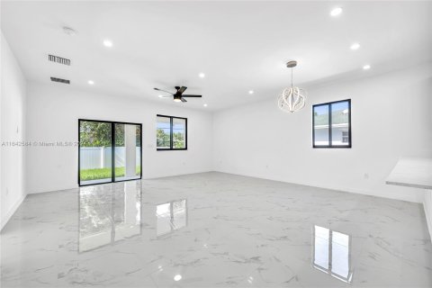 Villa ou maison à vendre à Dania Beach, Floride: 3 chambres, 138.89 m2 № 1321481 - photo 7