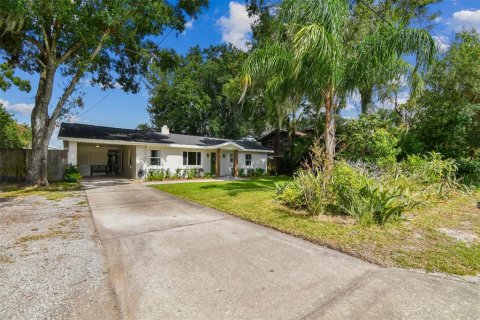 House in Tampa, Florida 2 bedrooms, 124.86 sq.m. № 1384893 - photo 2