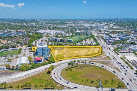 Купить коммерческую недвижимость в Майами-Гарденс, Флорида № 1140886 - фото 6