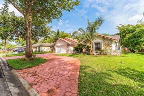 Villa ou maison à vendre à Coral Springs, Floride: 4 chambres, 191.38 m2 № 1121107 - photo 12