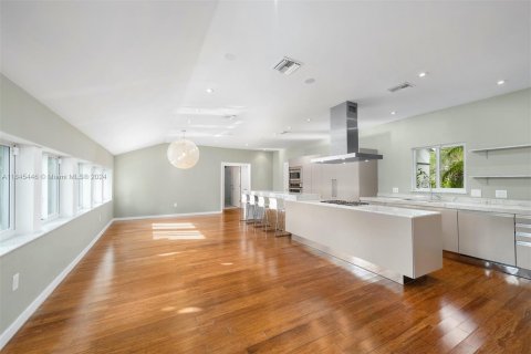 Casa en venta en Miami Beach, Florida, 5 dormitorios, 207.92 m2 № 1328743 - foto 10