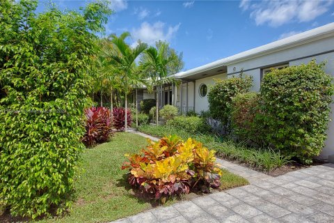 Casa en venta en Miami Beach, Florida, 5 dormitorios, 207.92 m2 № 1328743 - foto 8