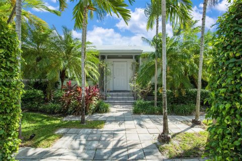 Villa ou maison à vendre à Miami Beach, Floride: 5 chambres, 207.92 m2 № 1328743 - photo 17