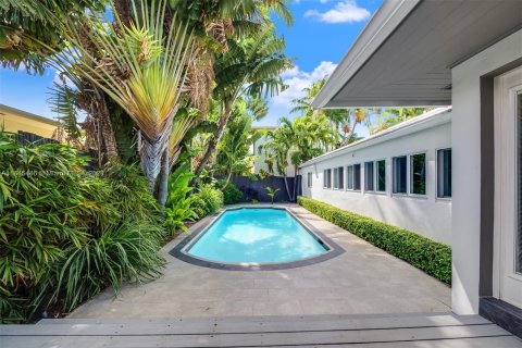 Casa en venta en Miami Beach, Florida, 5 dormitorios, 207.92 m2 № 1328743 - foto 11