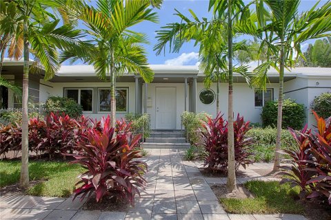 Casa en venta en Miami Beach, Florida, 5 dormitorios, 207.92 m2 № 1328743 - foto 1