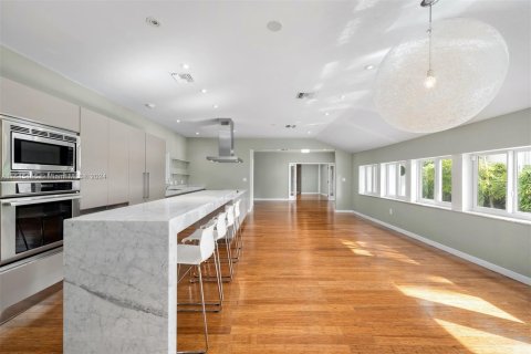 Casa en venta en Miami Beach, Florida, 5 dormitorios, 207.92 m2 № 1328743 - foto 9