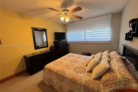 Купить кондоминиум в Уэстон, Флорида 2 спальни, 114.73м2, № 1102786 - фото 28