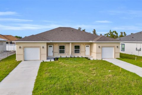 Commercial property in Port Charlotte, Florida 6 bedrooms, 203.92 sq.m. № 1106296 - photo 1