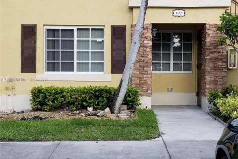 Copropriété à vendre à Homestead, Floride: 2 chambres № 77477 - photo 1