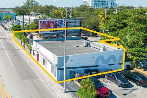 Propiedad comercial en venta en Miami, Florida № 876102 - foto 1