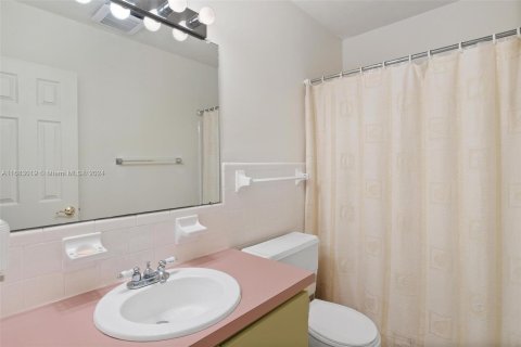 Condominio en venta en Pompano Beach, Florida, 2 dormitorios, 87.33 m2 № 1417182 - foto 19