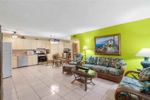 Condominio en venta en Pompano Beach, Florida, 2 dormitorios, 87.33 m2 № 1417182 - foto 10